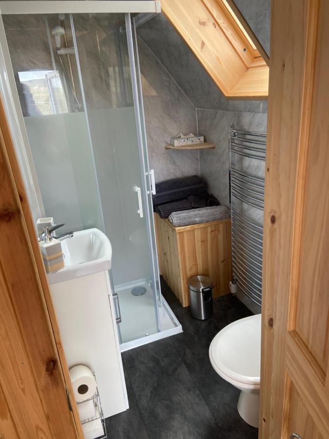 Swan View Lodge - North Uist Lochmaddy Exterior foto